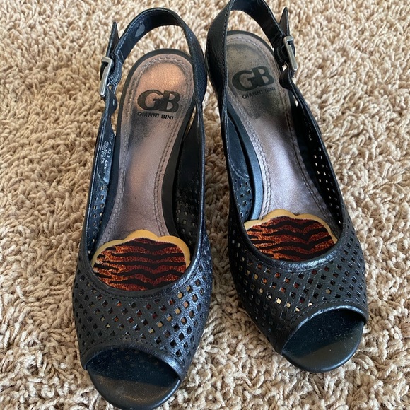 Black peep toe heels - Picture 6 of 6